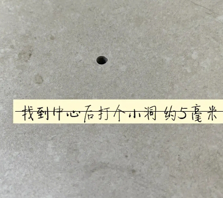 青山湖瓷砖空鼓维修公司专业解答在瓷砖铺贴过程中，如果砂料搅拌不均匀，将会带来以下问题